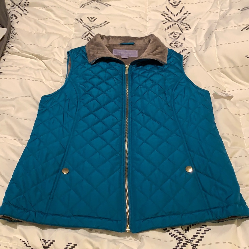 ❤️Laura Scott- Teal Nylon vest Size medium NWT